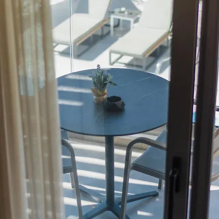 Serenity Aparthotel 4*