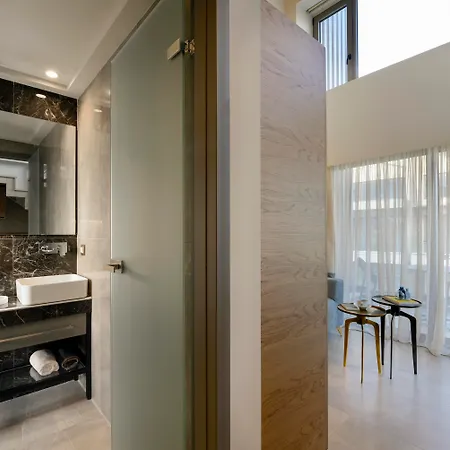 Serenity アパートホテル ニキティ