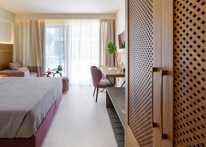 Aparthotel Serenity 4*