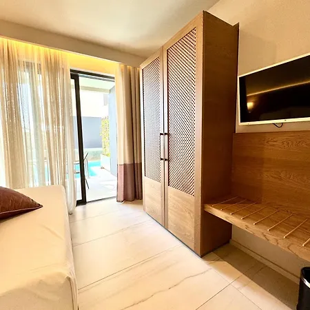 Serenity 4* نيكيتي