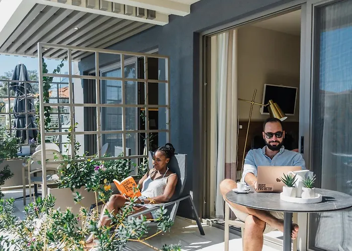 Serenity Aparthotel 4*